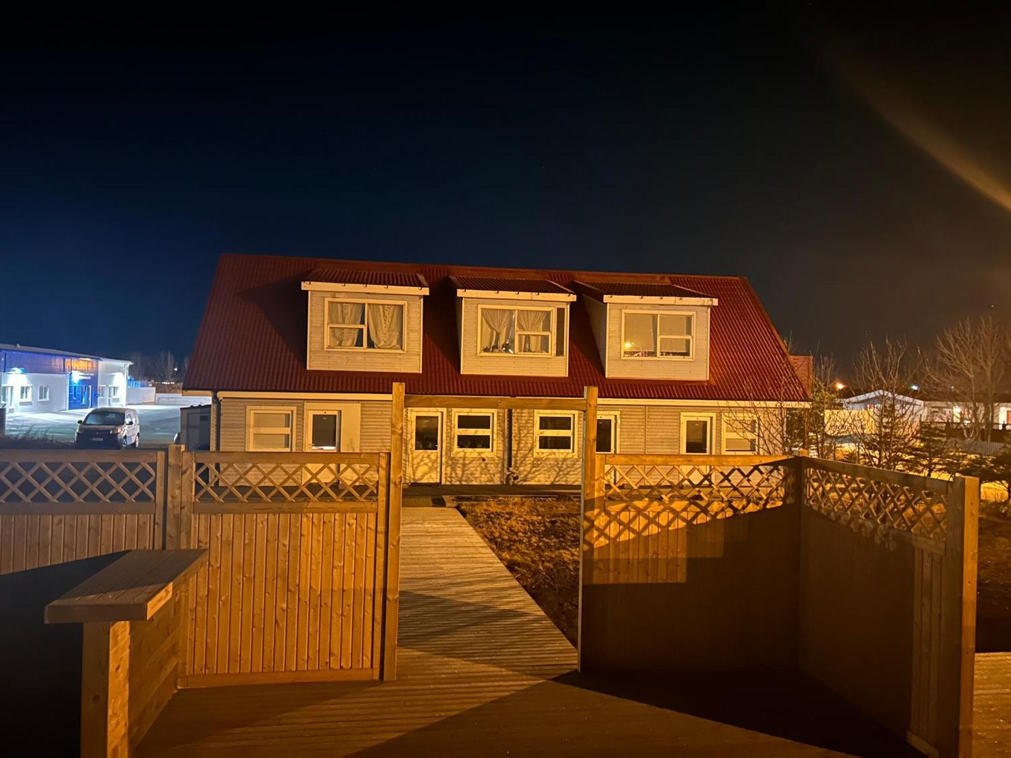 Motel Arctic Wind Vogar  Buitenkant foto